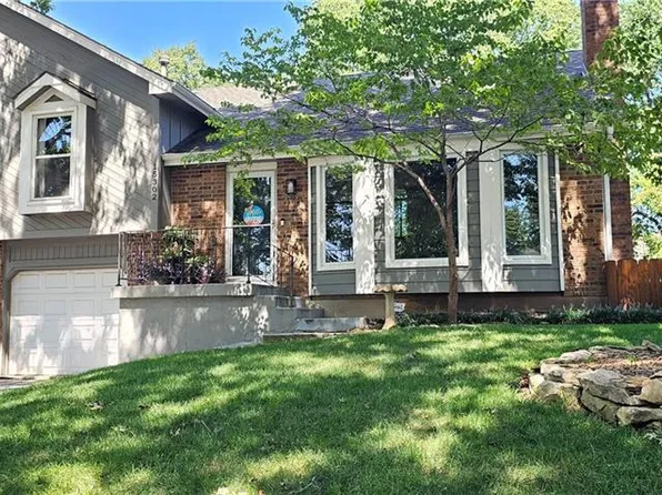 15302 W 121st Ter, Olathe, KS 66062