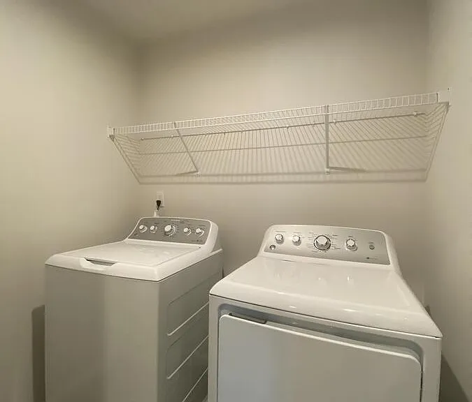 1008 Briar Rose Ln — Photo 23