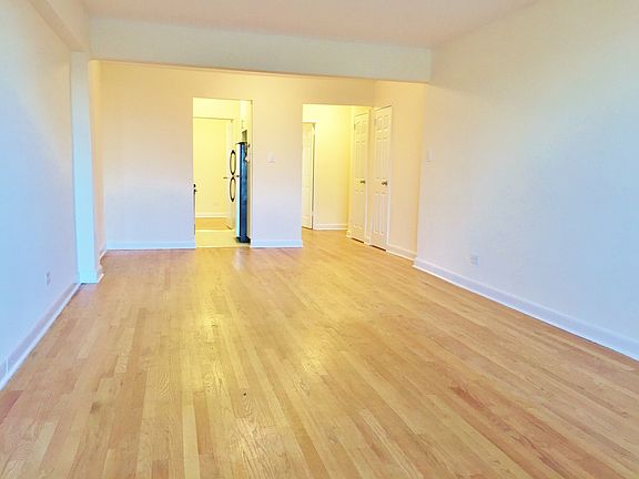 3rd image of 4862 38th St