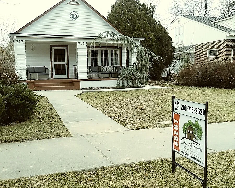715 E Warm Springs Ave