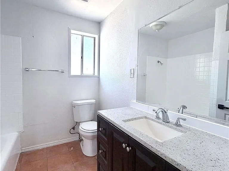 247 Stephen St — Photo 9