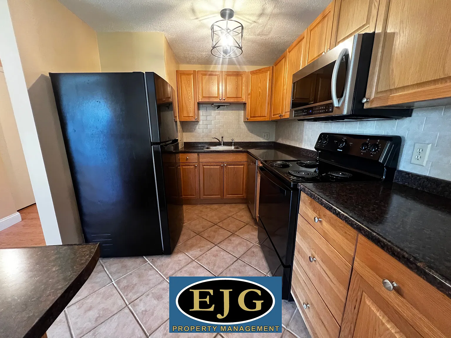 2 bed, 1.5 bath, 1684 sqft, $2,150 — Photo 1