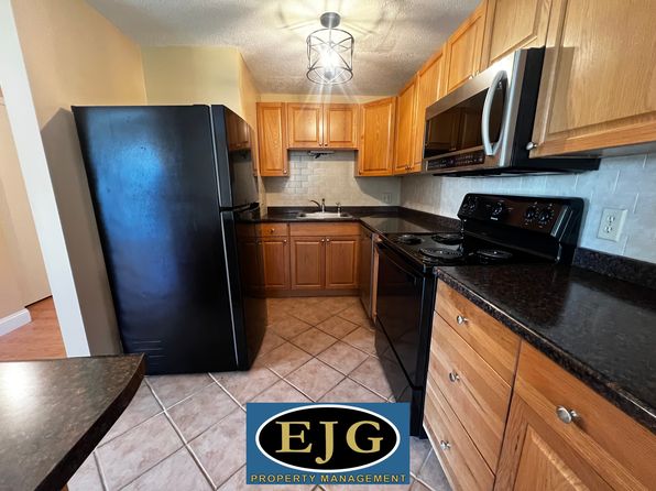 416 Elmwood Dr
