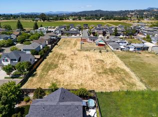 2132 Dennis Ln, Santa Rosa, CA 95403