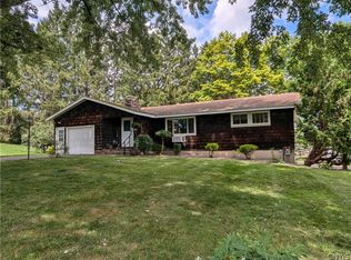 7225 Mercer Cir, East Syracuse, NY 13057