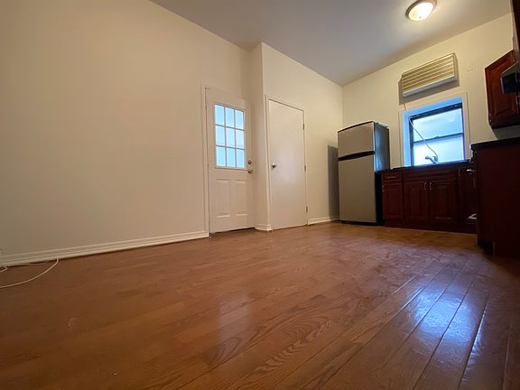 3rd image of 312 E 9th St APT 2A