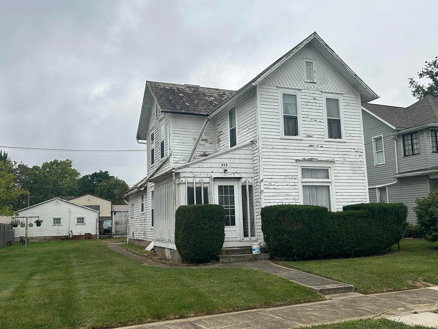 473 Maple Ave photo 1