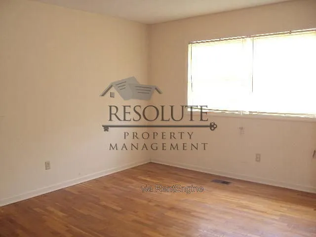 400 Davie Rd #3 — Photo 6