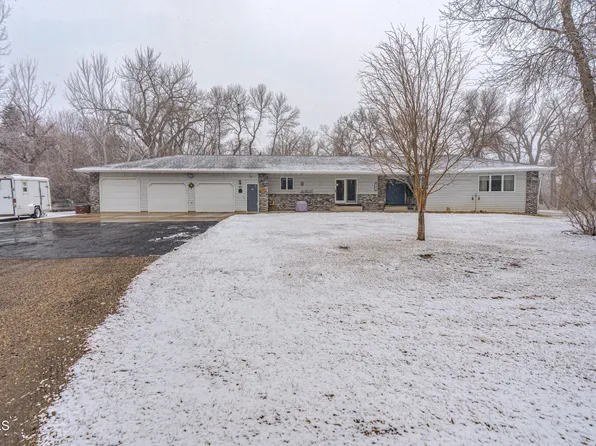 8000 Sibley Dr, Bismarck, ND 58504