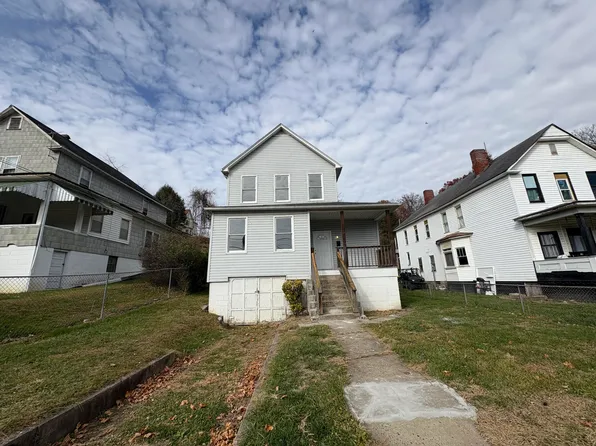 205 Main St E, Mount Hope, WV 25880