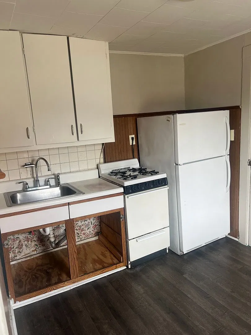 30 Main Street — Photo 1