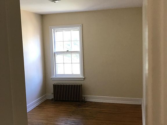 3rd image of 226 Linwood Ave #6