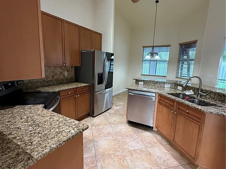 217 NE 21st Pl — Photo 17