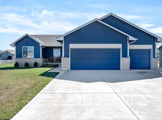 919 Laughlin Ct, Derby, KS 67037