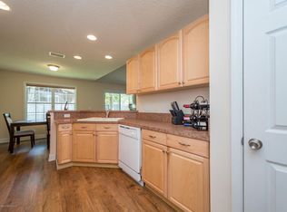 601 Jasmine St, Atlantic Beach, FL 32233