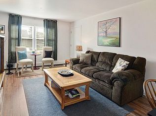 7527 Country Ln APT 1S, Darien, IL 60561