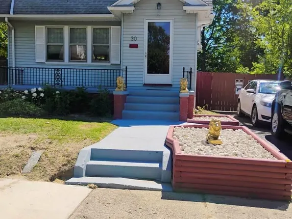 30 Dakota St, Pontiac, MI 48341