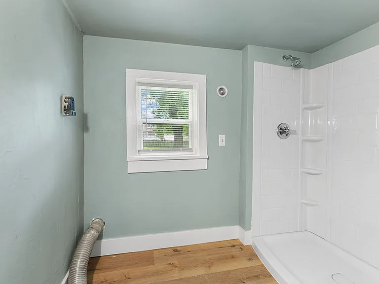 1060 W 10th Ave — Photo 11