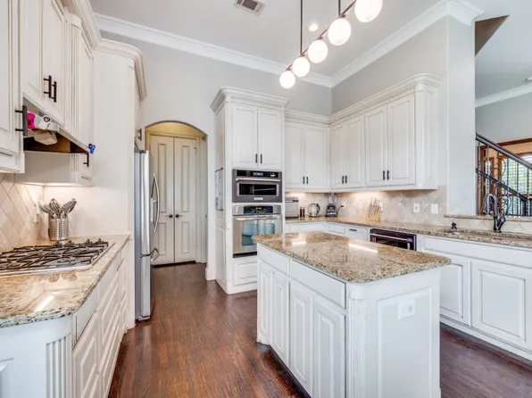 3336 University Park Ln, Irving, TX 75062