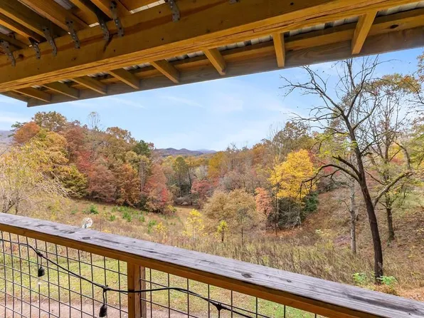 371 McCoy Hill Rd, Franklin, NC 28734