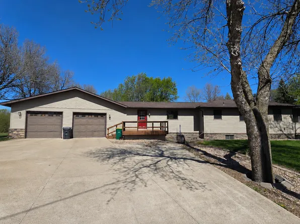 211 13th St, Heron Lake, MN 56137