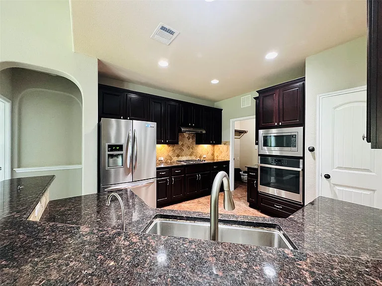 416 Buck Ridge Rd — Photo 9