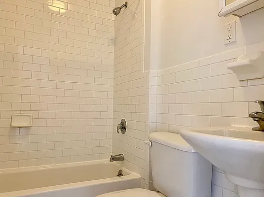 Rented by Corcoran | media 21