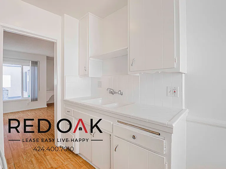 439 S Catalina St #14 — Photo 6