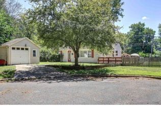 108 Greenbrook Rd, Green Brook, NJ 08812