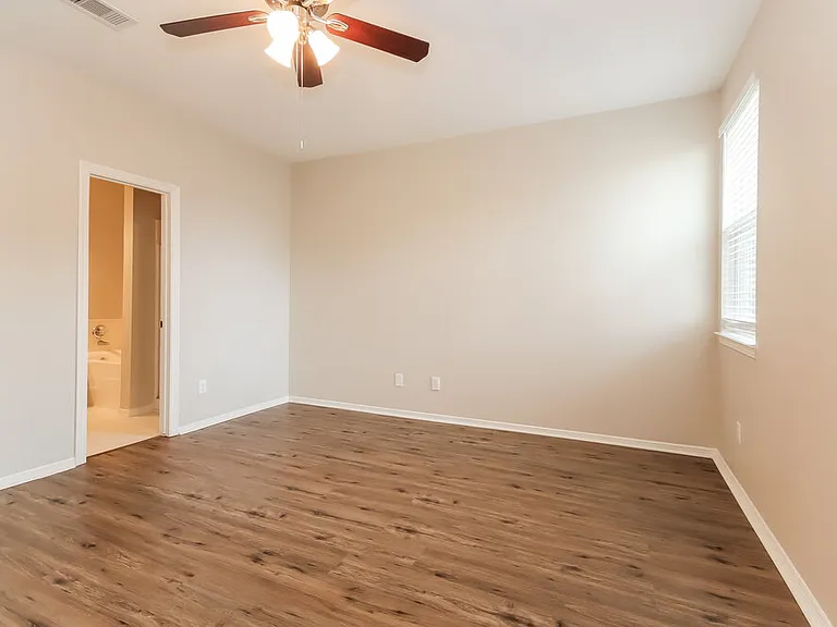 32103 Sue Ln — Photo 9