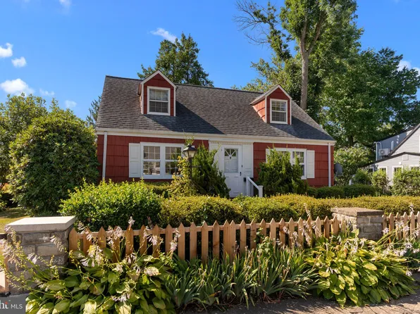 601 Hillcrest Ave, Morrisville, PA 19067
