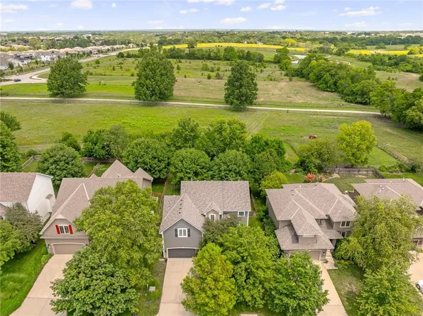 24504 W 91st Ter, Lenexa, KS 66227