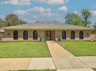 1701 Clear Point Dr, Garland, TX 75041