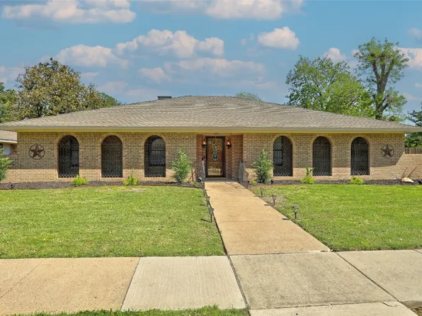 1701 Clear Point Dr, Garland, TX 75041