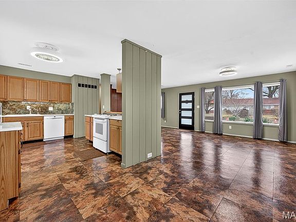 5th image of 7856 Leona St