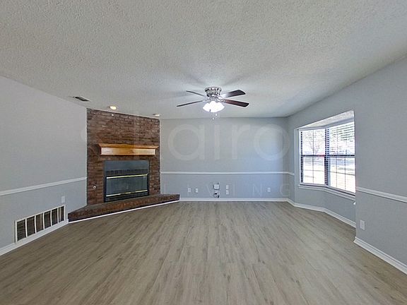 2nd image of 414 Thrush Ave