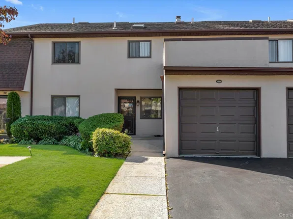 1 Anchorage #1208, Freeport, NY 11520