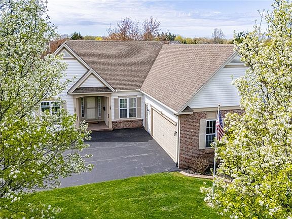 4th image of 108 Arborway Ln
