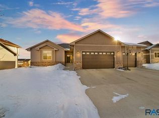 1300 S Kinderhook Ave, Sioux Falls, SD 57106