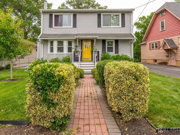 566 E Woodbridge Ave, Avenel, NJ 07001
