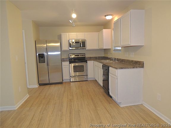 2nd image of 46 Hallow Oak St