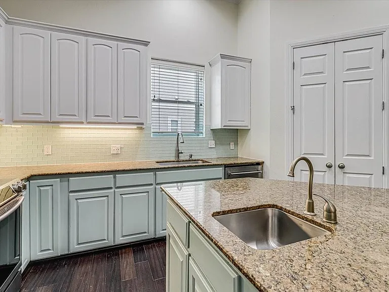 14910 Leeward Dr #304 — Photo 18