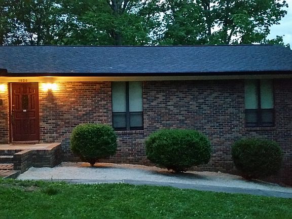 3rd image of 1820 Seven Oaks Dr