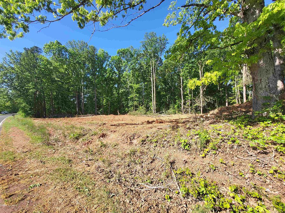 2nd image of 575 Green River Rd