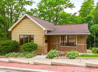 612 Czacki St, Lemont, IL 60439