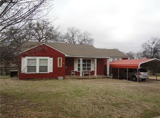 705 N 5th St, Honey Grove, TX 75446