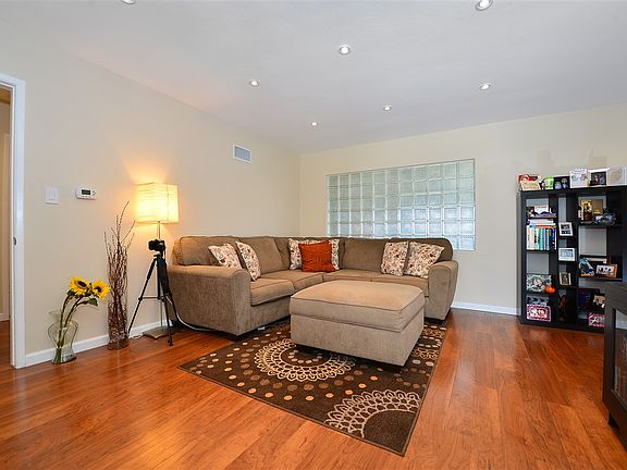 4th image of 6812 Halifax St