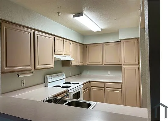 14025 Fairway Island Dr #317 — Photo 6
