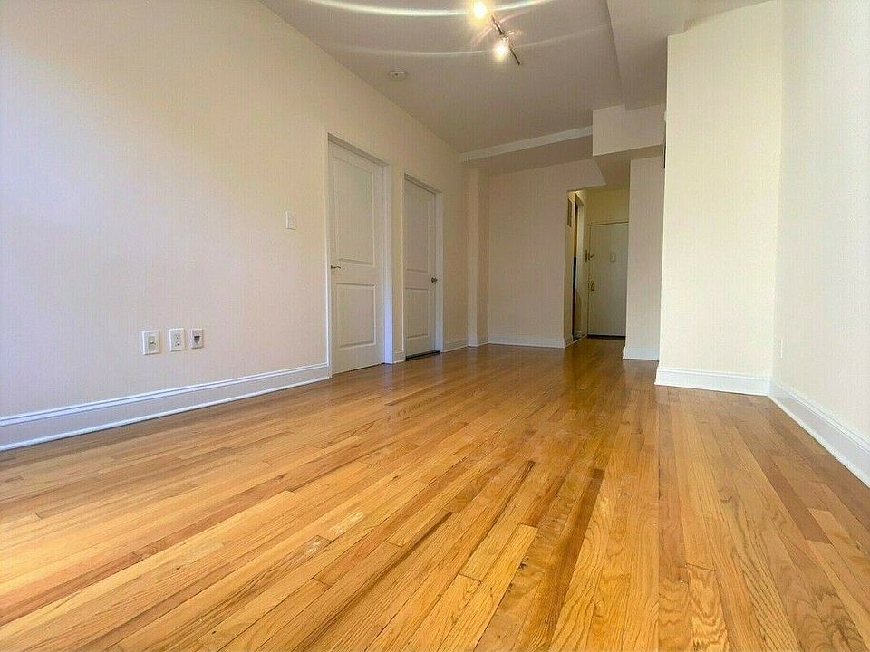 2nd image of 7 W 87th St #4AA