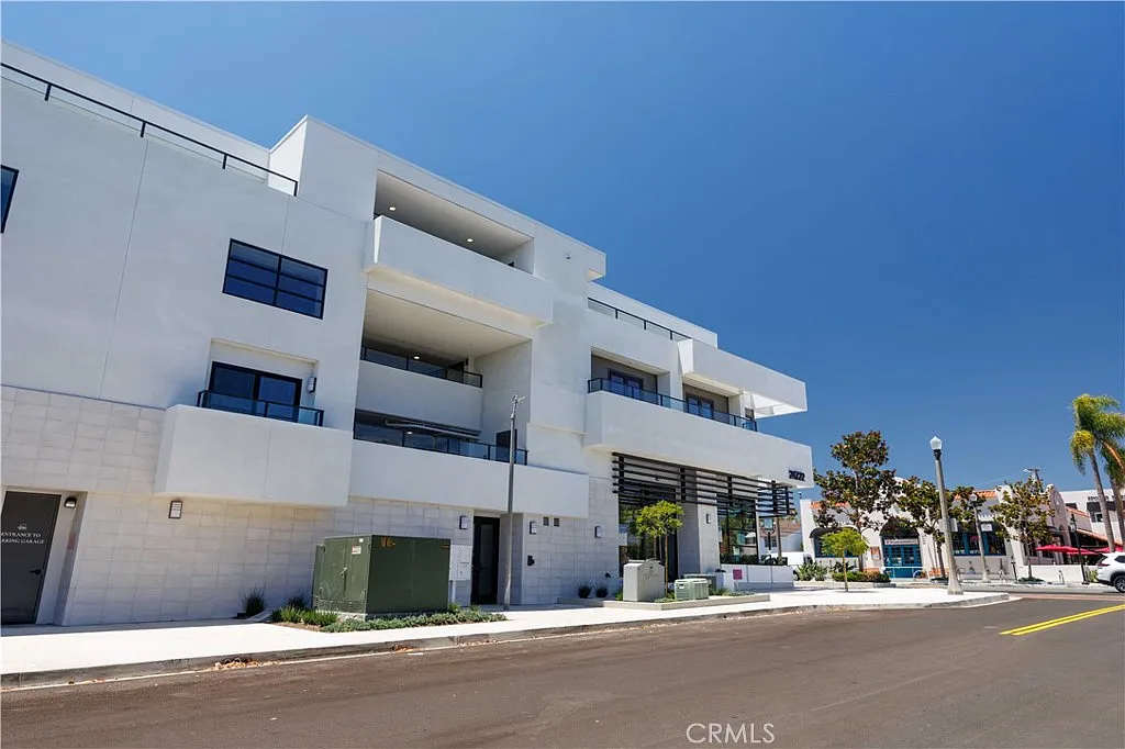 2 bed, 1418 sqft, $9,100 — Photo 4